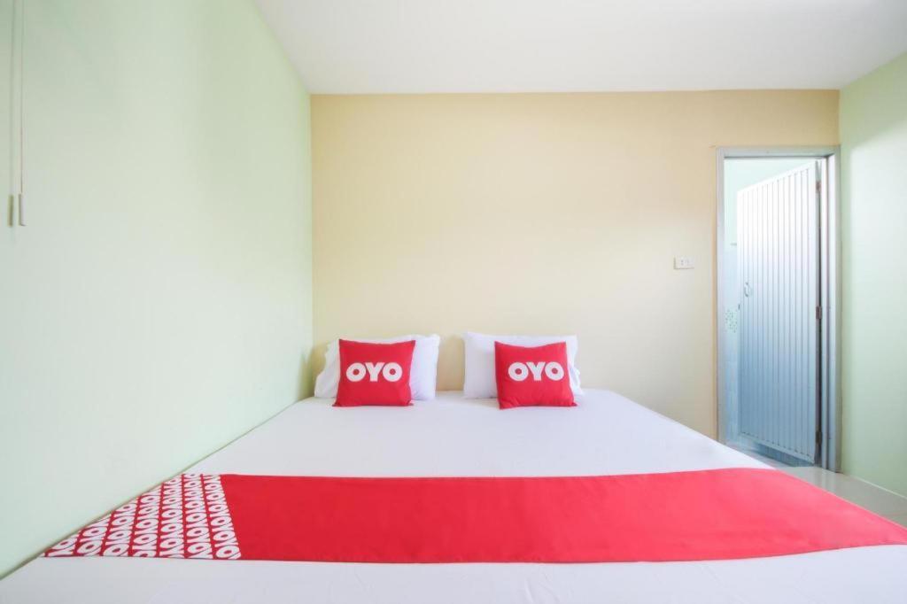 Phuket Oyo 1163 Eden Hostel מראה חיצוני תמונה