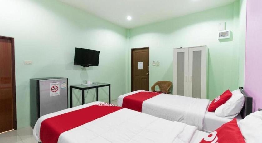 Phuket Oyo 1163 Eden Hostel מראה חיצוני תמונה